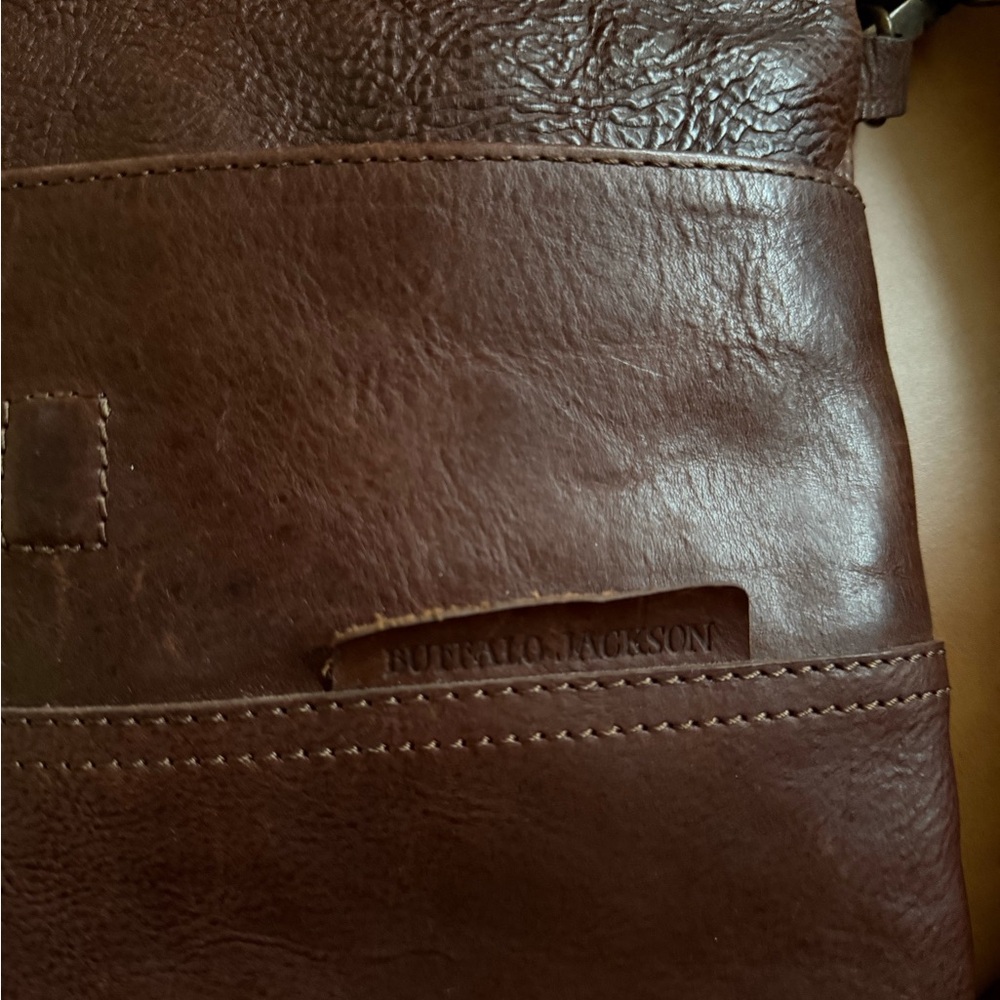 BUFFALO JACKSON MADISON LEATHER CROSSBODY FOLDOVER CLUTCH BAG - Picture 4 of 10